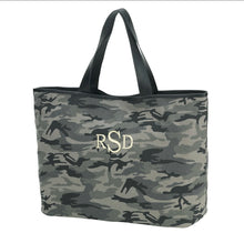 Load image into Gallery viewer, Camo Large Tote