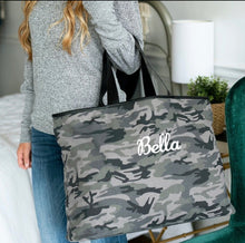 Load image into Gallery viewer, Camo Large Tote