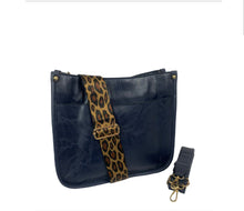 Load image into Gallery viewer, Crossbody purse